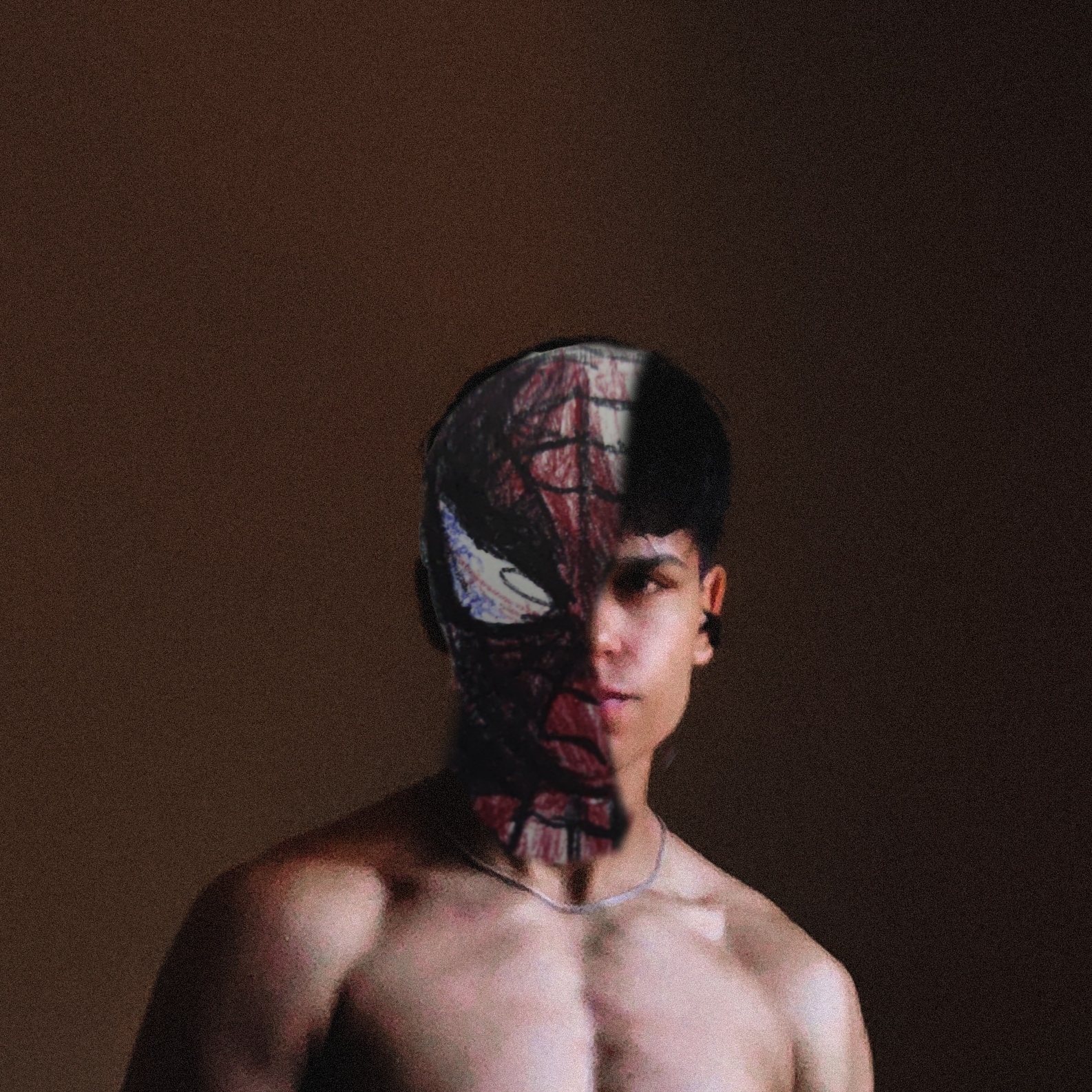 Foto JPGurgel com metade do rosto com a mascara do homem aranha